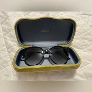 AUTHENTIC GUCCI black sunglasses